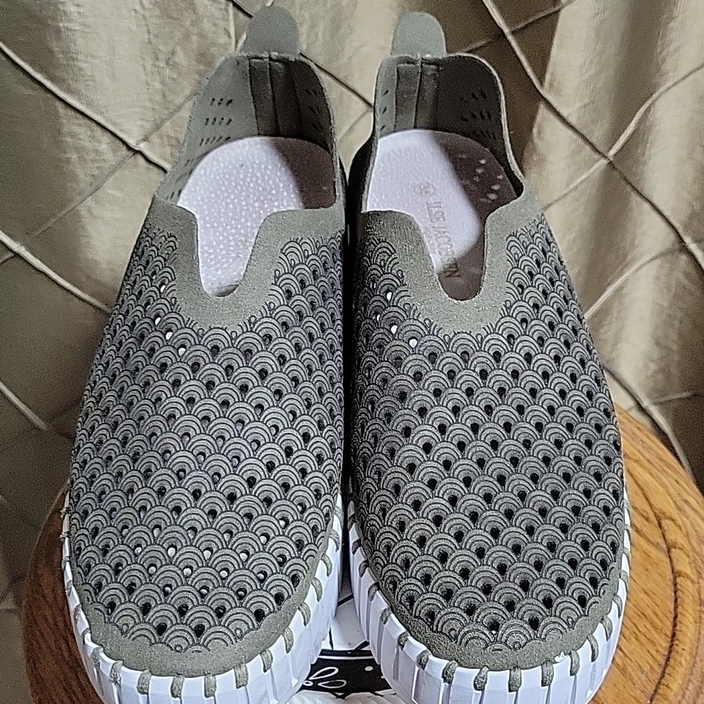 EUC- Ilse Jacobsen ‘Tulip’ Perforated PLATFORM Slip-Ons - Picture 5 of 10